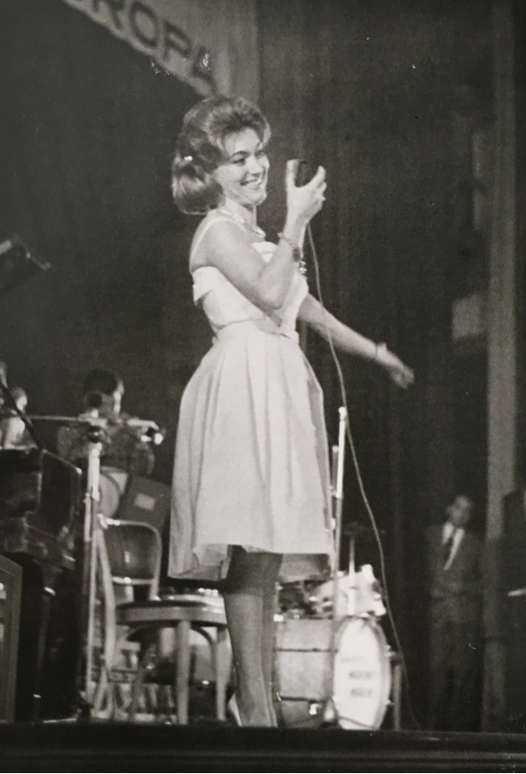 Teatro Nuovo - Collezione Biblioteca Comunale G.D. Romagnosi: 29 settembre 1960 - Festival Europeo del Juke-Box