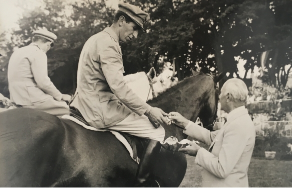 Concorso Ippico di Salsomaggiore- Collezione Biblioteca Comunale G.D. Romagnosi: 13 agosto 1960 - I fratelli Raimondo e Piero D'Inzeo alla 38^ edizione del concorso 