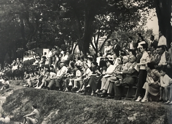 Concorso Ippico di Salsomaggiore- Collezione Biblioteca Comunale G.D. Romagnosi: 10-13 agosto 1960 - Il pubblico 