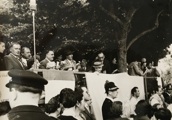 Concorso Ippico di Salsomaggiore- Collezione Biblioteca Comunale G.D. Romagnosi: 10-13 agosto 1960 - La tribuna della giuria