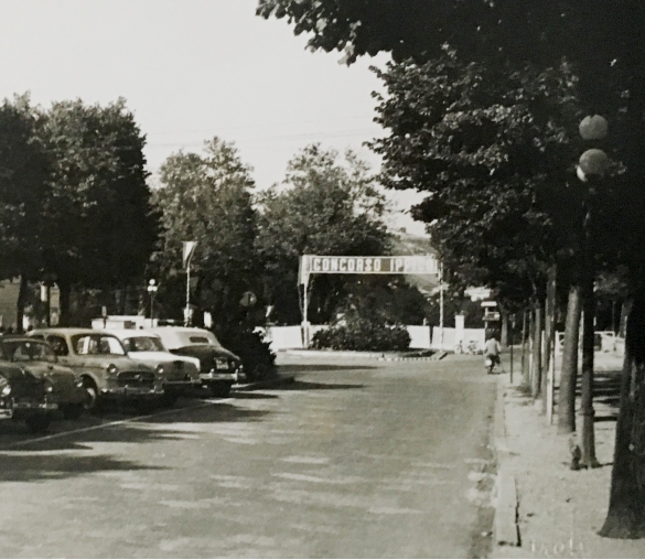 Concorso Ippico di Salsomaggiore- Collezione Biblioteca Comunale G.D. Romagnosi: 1960 - Particolare dell'ingresso all'arena di gara