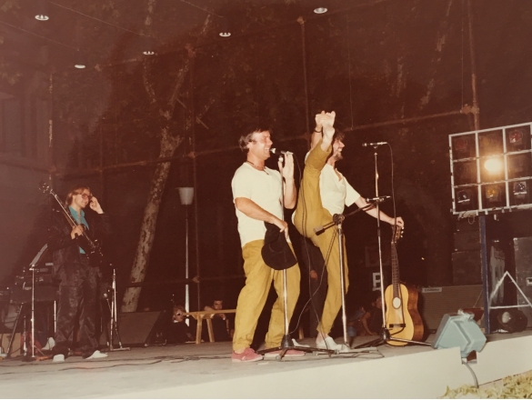 Rally Canoro - Collezione Biblioteca Comunale G.D. Romagnosi: 6 agosto 1980 Arena dei Platani  - Manifestazione canora itinerantre di piazza condotta dal presentatore Corrado Mantoni