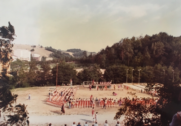 Tabiano Manifestazione  - Collezione Biblioteca Comunale G.D. Romagnosi : 17 luglio 1982 - Esibizione Gruppo Sbandieratori San Gemini (Umbria)	