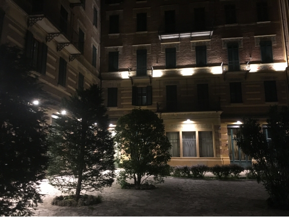 Palazzo dei Congressi: Nuova illuminazione a led