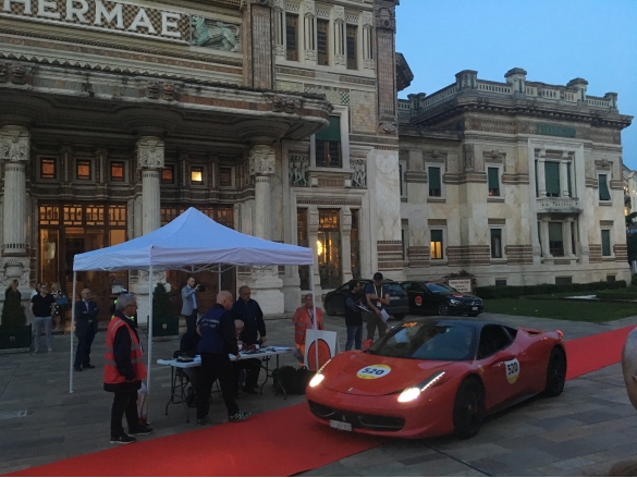 Mille Miglia 2018 - Arrivo Ferrari Tribute: Venerdì 18 maggio l'arrivo delle auto Ferrari al check punzonatura di Salsomaggiore Terme. Gli equipaggi sostano per la notte in città.