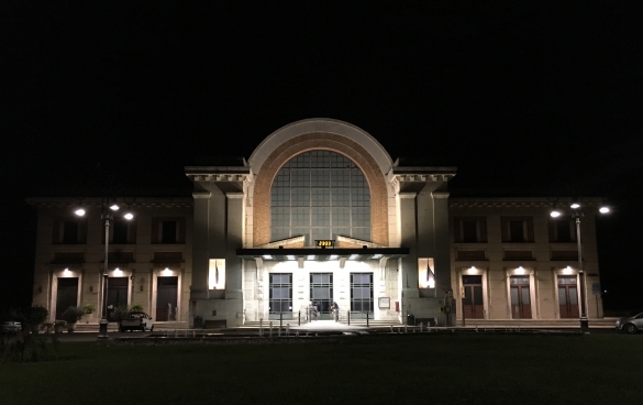 La Stazione della Ferrovia: Nuova illuminazione architetturale sullo storico edificio della stazione.