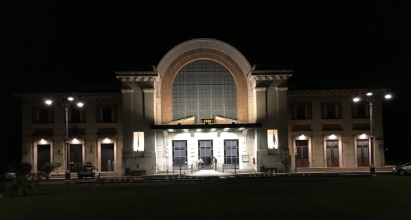 Palazzo della Stazione: Nuova illuminazione architetturale sul palazzo storico della stazione