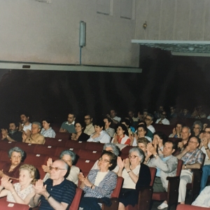 TABIANO - EVENTI -  - Collezione Biblioteca Comunale G.D. Romagnosi : 26 Aprile 1986 - Il pubblico al Cinema Lux assiste al Concerto della Corale Santa Cecilia