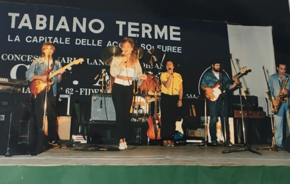 Tabiano Manifestazione - Collezione Biblioteca Comunale G.D. Romagnosi : Agosto 1986 - Concerto nel piazzale antistante l'albergo Verdi