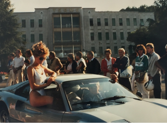 Tabiano Carosello Miss e Auto Ferrari - Collezione Biblioteca Comunale G.D. Romagnosi: 30 Agosto 1986 - Sfilata delle candidate Miss Italia sulle auto Ferrari