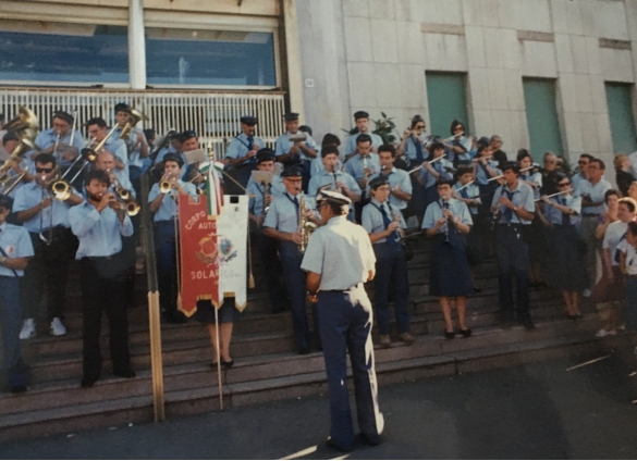 Tabiano, Manifestazione - Collezione Biblioteca Comunale G.D. Romagnosi: 19 luglio 1987 - Esibizione di gruppi folk davanti alle Terme Respighi	