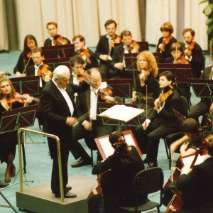 Festival K 1991 - Collezione Biblioteca Comunale G.D. Romagnosi: settembre 1991 - Il Maestro Gianandrea Gavazzeni dirige l'Orchestra Sinfonica Arturo Toscanini nell'amibito della rassegna concertistica che si è tenuta per tanti anni nell'Auditorium Europa del Palazzo dei Congrssi