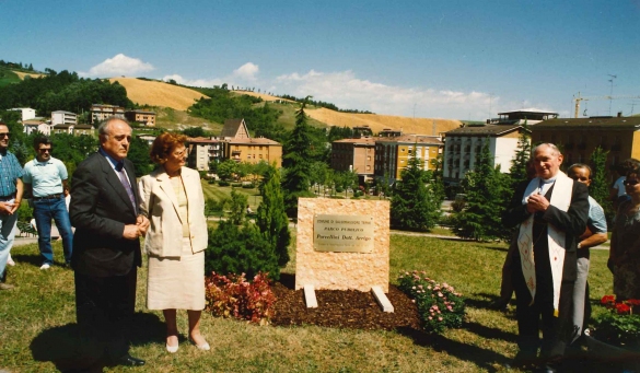 Cerimonia Commemorativa in Parco Porcellin- Collezione Biblioteca Comunale G.D. Romagnosii : 1979 -  Deposizione del cippo commemorativo in memoria del dott. Arrigo Porcellini già Sindaco di Salsomaggiore Terme