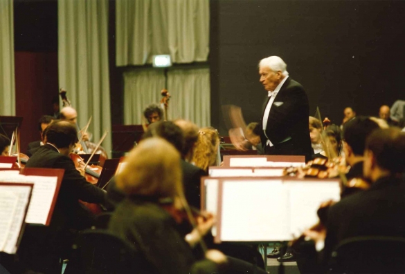 Il Maestro Gavazzeni al Festival K di Salsomaggiore Terme  - Collezione Biblioteca Comunale G.D. Romagnosi: 29 ottobre 1992 Auditorium Europa - Concerto con L'Orchestra Arturo Toscanini, dirige il Maestro Gianandrea Gavazzeni