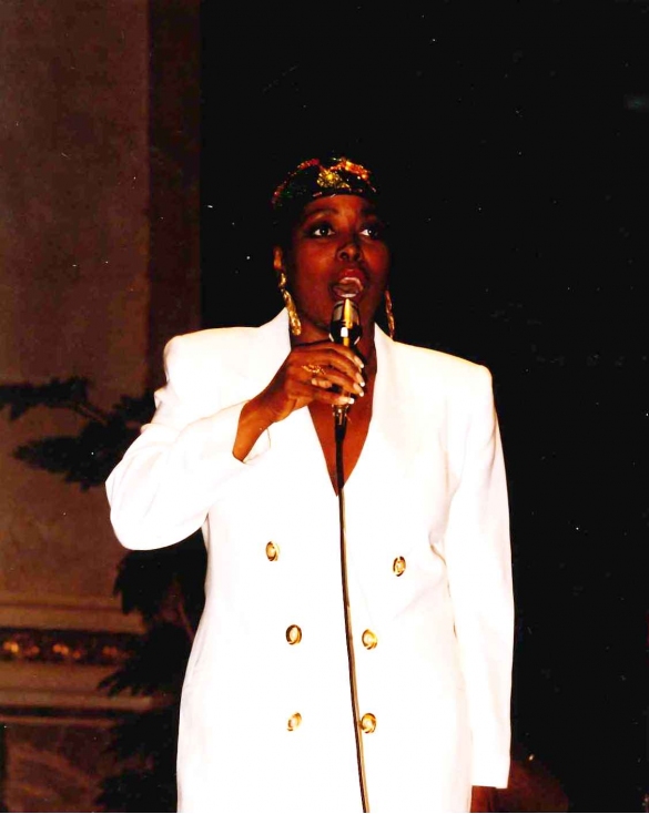 Adrienne West e Trio Moroni  in Concerto  - Collezione BIblioteca G.D.Romagnosi: Settembre 1993, Terme Berzieri - Concerto della cantante Adrienne West accompgnata dalla band Trio Moroni 