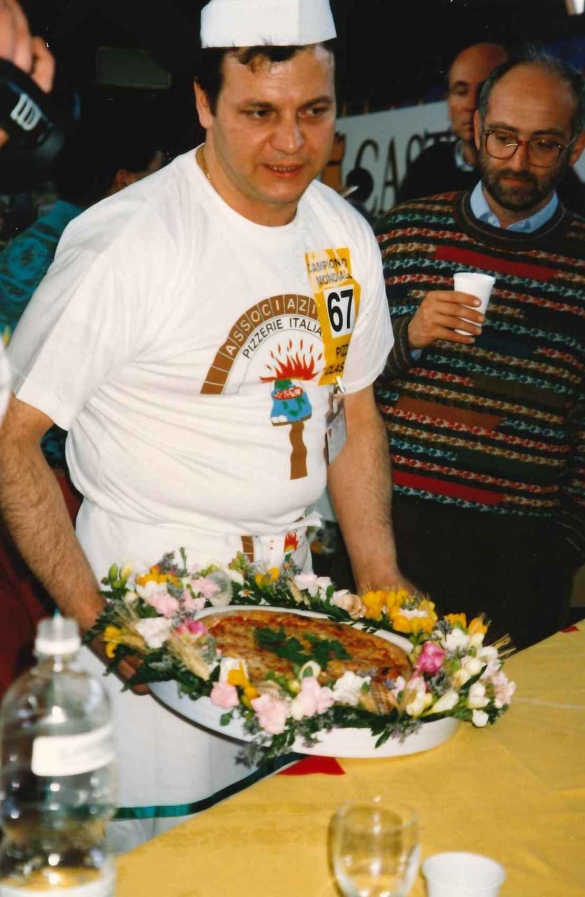1995 Campionato Mondiale della Pizza a Salsomaggiore Terme - Collezione BIblioteca G.D.Romagnosi: Aprile 1995 - 4 edizione dei campionati: concorrente in gara