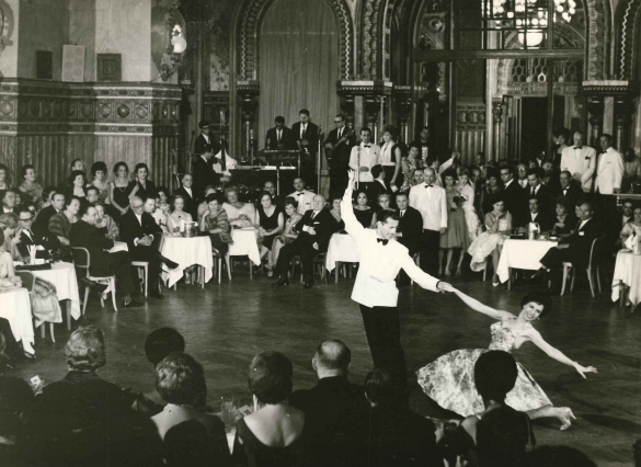 Campionati Sud Europei di Ballo per Professionisti - Collezione BIblioteca G.D.Romagnosi: 16 settembre 1961 - Salone Moresco Grand Hotel des Thermes, coppia di danzatori in gara	