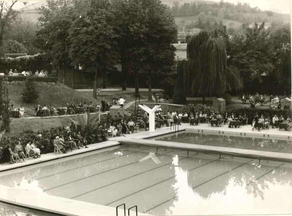 Spettacolo di Alta Moda - Collezione BIblioteca G. D.Romagnosi: 23-24 settembre 1961 - Défilé di alta moda in piscina Leoni