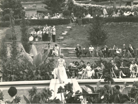 Premio Nazionale Alta Moda - Collezione BIblioteca G. D.Romagnosi: 23-24 settembre 1961 - Défilé di alta moda in piscina Leoni