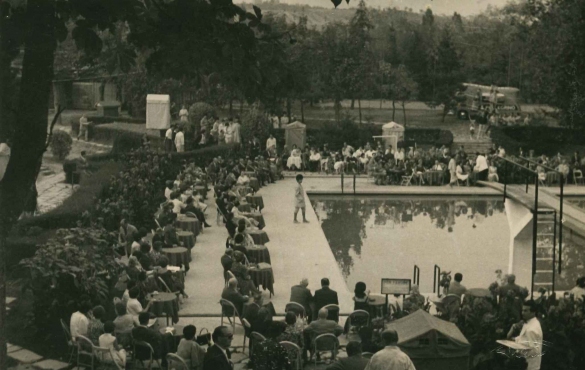 Premio Nazionale Alta Moda - Collezione BIblioteca G. D.Romagnosi: 23-24 settembre 1961 - Défilé di alta moda in piscina Leoni