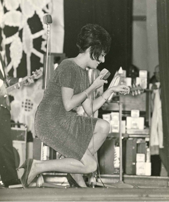 Festival Europeo del Juke Box : 21 settembre 1961 - Cantante sul palco del Teatro Nuovo 	