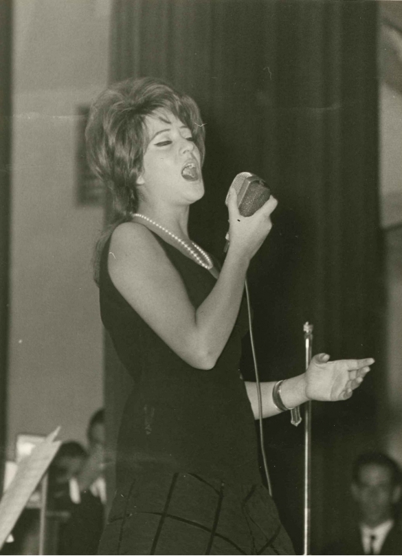 Festival Europeo del Juke Box  : 21 settembre 1961 - Miranda Martino si esibisce sul palco del Teatro Nuovo di Salsomaggiore Terme