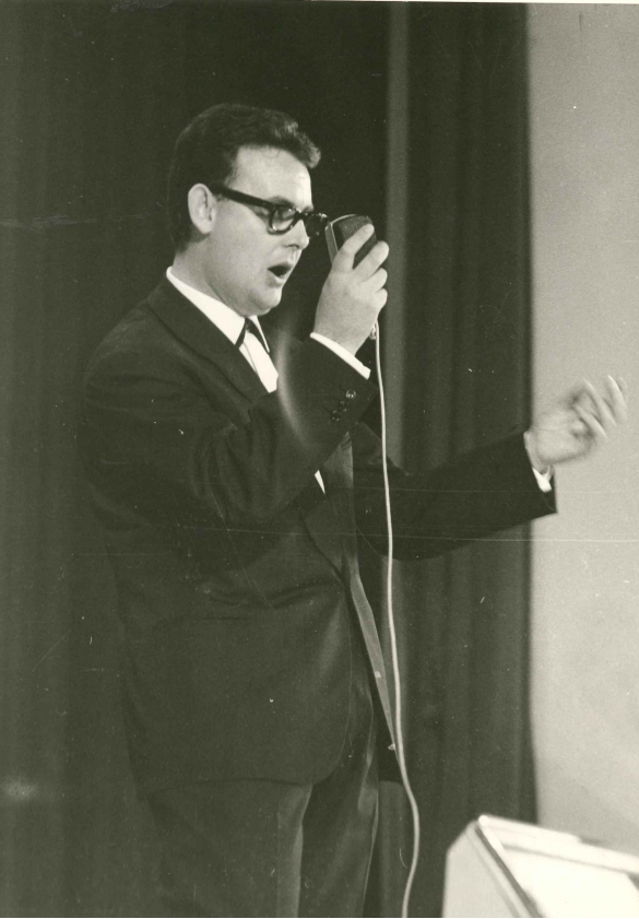 Festival Europeo del Juke Box : 21 settembre 1961 - Jimmy Fontana sul palco del Teatro Nuovo di Salsomaggiore Terme
