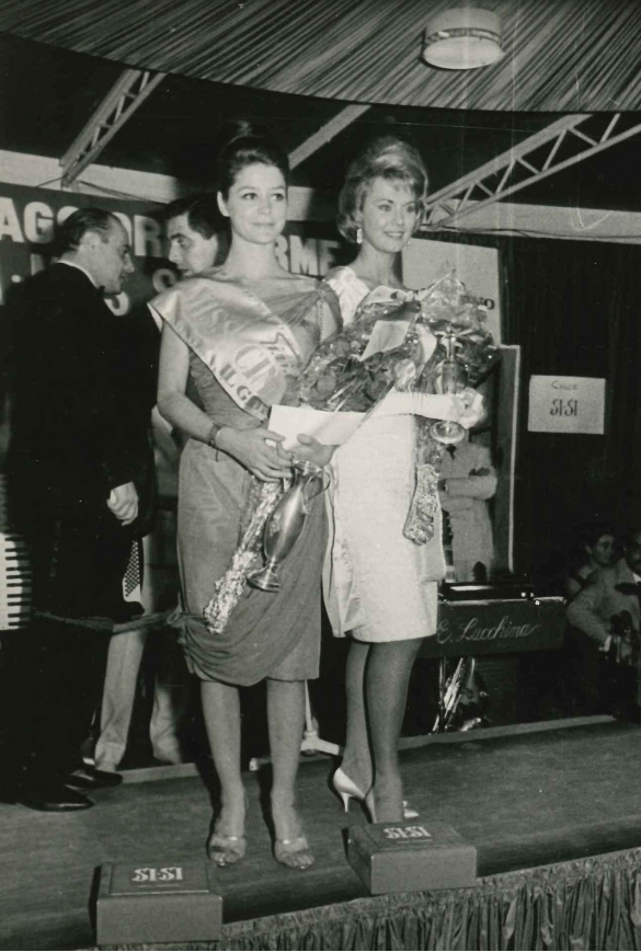 1961 Concorso Nazionale Miss Cinema- Collezione Biblioteca Comunale G.D. Romagnosi: 25 giugno 1961 - Le vincitrici Miss Cinema Milla Sannoner e Miss Sorriso Carolyn Faye