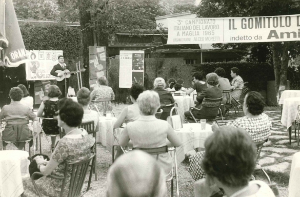 1965 Campionato Italiano del Lavoro a Maglia - Collezione Biblioteca Comunale G.D. Romagnosi: Piscina Leoni, terza edizione del curioso campionato di lavoro a maglia 