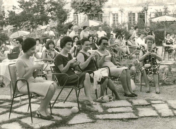 1965 Campionato Italiano del Lavoro a Maglia - Collezione Biblioteca Comunale G.D. Romagnosi: Piscina Leoni, terza edizione del curioso campionato di lavoro a maglia 