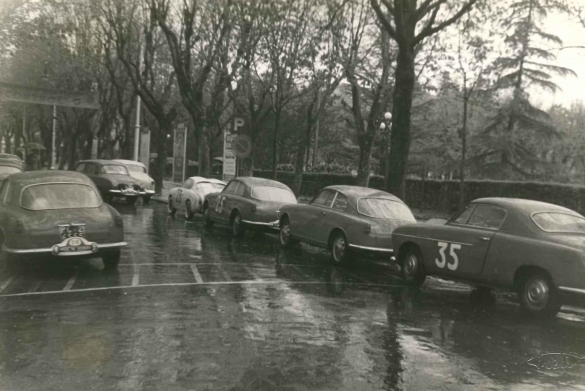 Gara Automobilistica - Collezione BIblioteca G.D.Romagnosi: 1961, Ponte automobilistico Napoli-Milano organizzato dai giornali 'Il mattino' e 'Corriere di Napoli'	