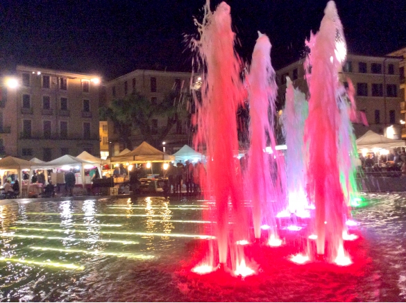 Fontana Luminosa in piazza Lorenzo Berzieri: 