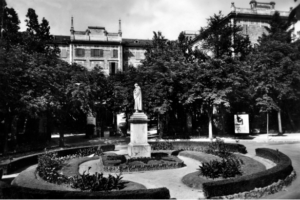Monumento a Gian Domenico Romagnosi , veduta: anni 1960 circa