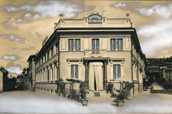 Vecchia Salso - Collezione Fotografica Digitale Famiglia Marzaroli: Primi del Novecento - Albergo Bertazzoni, la facciata