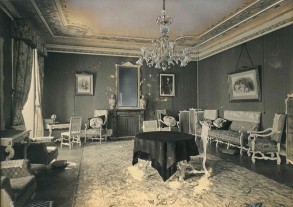 Vecchia Salso - Collezione Fotografica Digitale Famiglia Marzaroli: Primi del Novecento - Grand Hotel des Thermes, la suite reale riservata a S.A. Margherita di Savoia