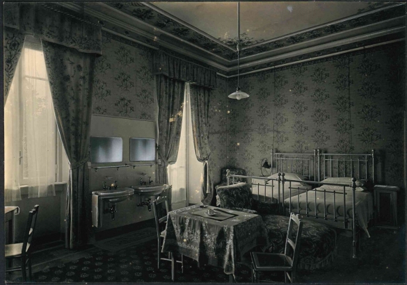 Vecchia Salso - Collezione Fotografica Digitale Famiglia Marzaroli: Primi del Novecento - Grand Hotel des Thermes, una sontuosa camera da letto
