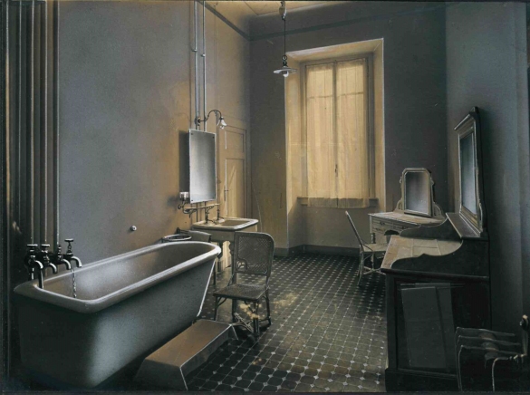 Vecchia Salso - Collezione Fotografica Digitale Famiglia Marzaroli: Primi del Novecento - Grand Hotel des Thermes, salle de bains. L'albergo fu una delle prime strutture dotata di acqua corrente