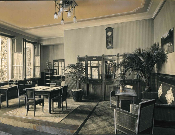 Vecchia Salso - Collezione Fotografica Digitale Famiglia Marzaroli: Primi del Novecento - Grand Hotel Regina, interno