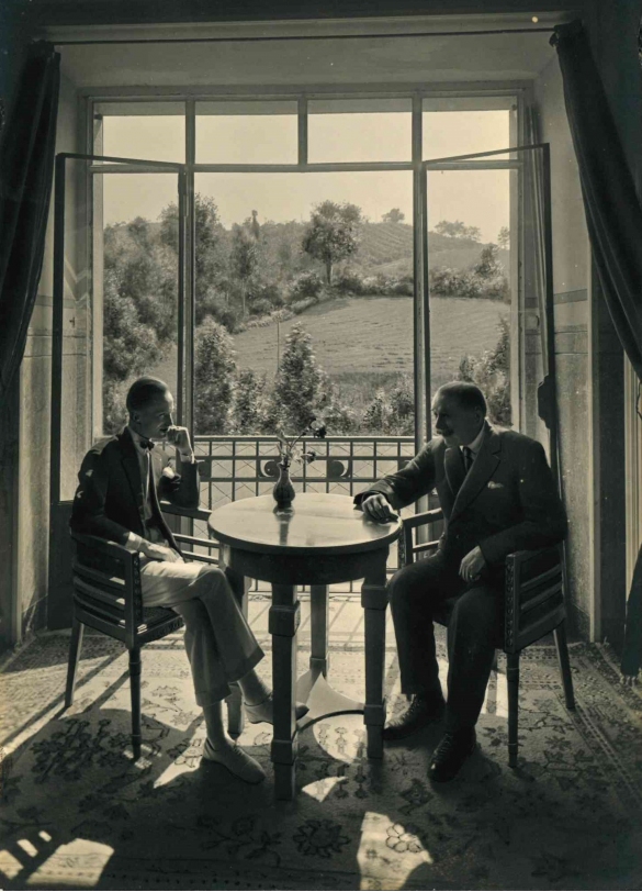 Vecchia Salso - Collezione Fotografica Digitale Famiglia Marzaroli: Primi del Novecento - Grand Hotel Regina, area relax con vista panoramica ul colle