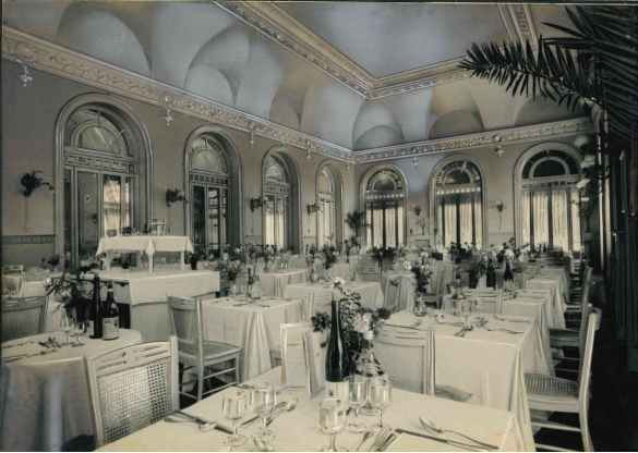 Vecchia Salso - Collezione Fotografica Digitale Famiglia Marzaroli: Primi del Novecento -  La sal da meravigliosa pranzo del Grand Hotel Regina