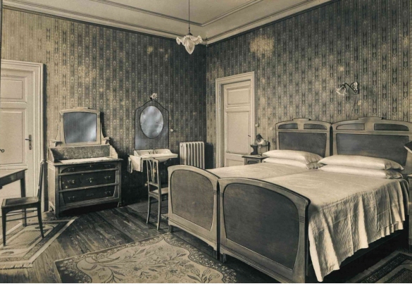 Vecchia Salso - Collezione Fotografica Digitale Famiglia Marzaroli: Primi del Novecento - Grand Hotel Regina, una camera da letto arredata in stile