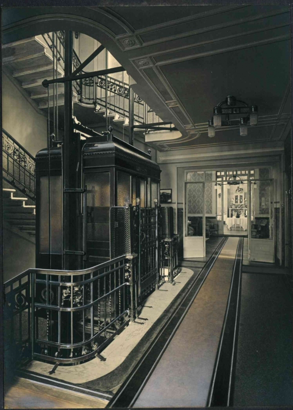 Vecchia Salso - Collezione Fotografica Digitale Famiglia Marzaroli: Primi del Novecento - Grand Hotel Regina, L'ascensore storico