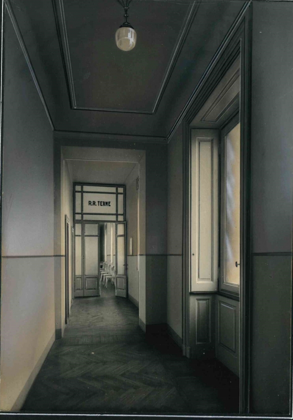 Vecchia Salso - Collezione Fotografica Digitale Famiglia Marzaroli: Primi del Novecento - Grand Hotel Regina, corridoio ai piani superiosi