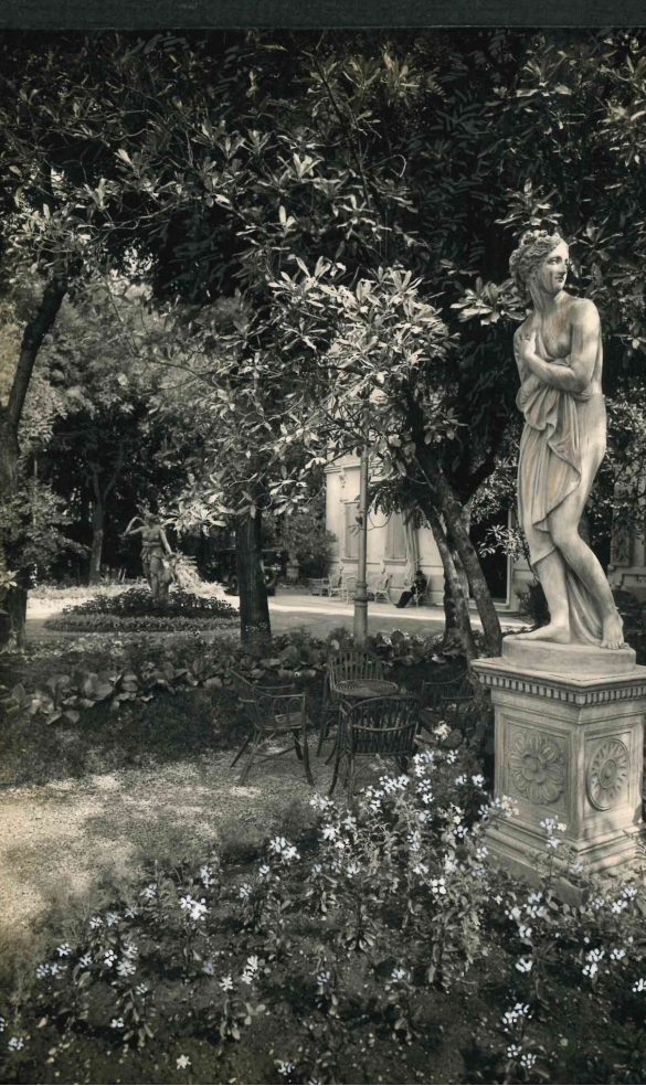 Vecchia Salso - Collezione Fotografica Digitale Famiglia Marzaroli: Primi del Novecento – Grande Albergo Centrale Bagni, vista sul giardino