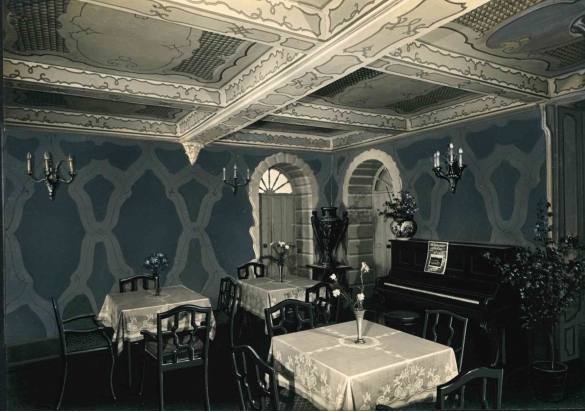 Vecchia Salso - Collezione Fotografica Digitale Famiglia Marzaroli: Primi del Novecento – Albergo Pavone, sontuosa salle à manger