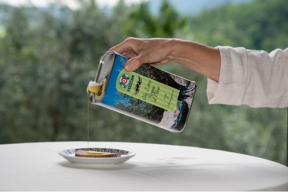 OLIO EXTRAVERGINE DI OLIVA GAVINELL: Olio EVO artigianale protodotto dall'oliveto del giardino botanico Gavinell situato sulle colline di Salsomaggiore Terme