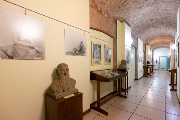 Collezione d'Arte Marzaroli: Esposizione permanente allestita presso la Biblioteca Civica Gian Domenico Romagnosi