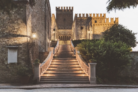 Castello di Tabiano: Particolare della scalinata