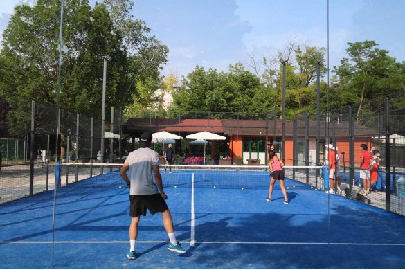 Campo da Padel a Tabiano: Campo da Padel illuminato presso il TClub di Tabiano