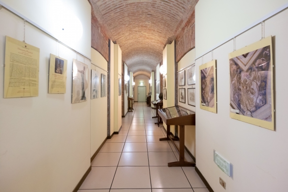 Collezione d'Arte Marzaroli: Esposizione permanente allestita presso la Biblioteca Civica Gian Domenico Romagnosi	